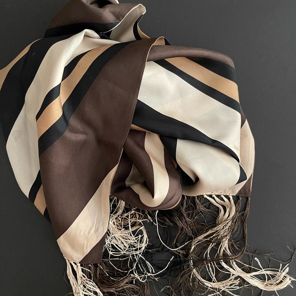 Long double sided silk scarf w/fringe - Picture 4 of 4